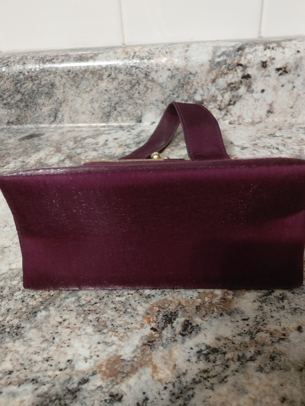 Jessica McClintock Plum Gold Shimmery Satin Evening Bag W/Kisslock Closure - Picture 6 of 9